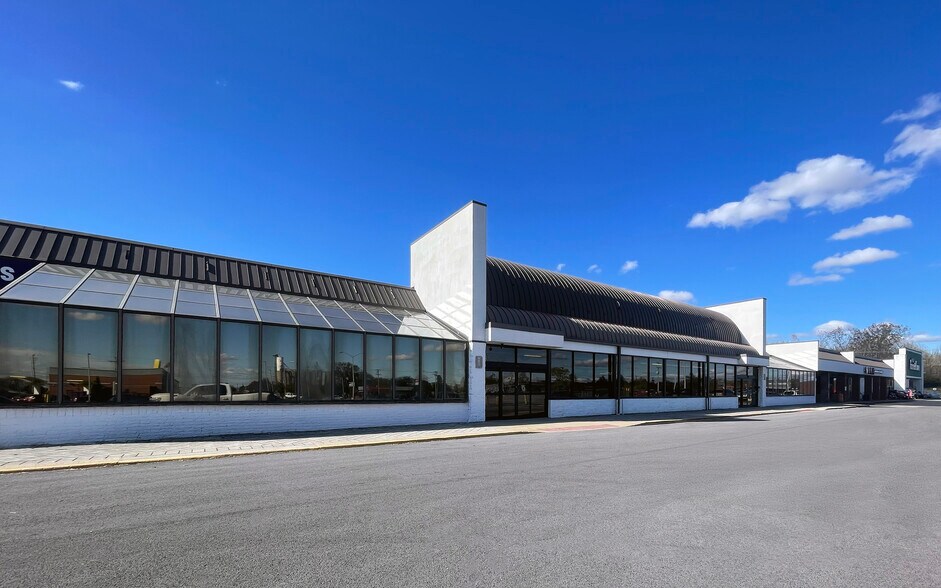 1050-1080 S Main St, Bowling Green, OH à louer - Photo de l’immeuble – Image 3 sur 6