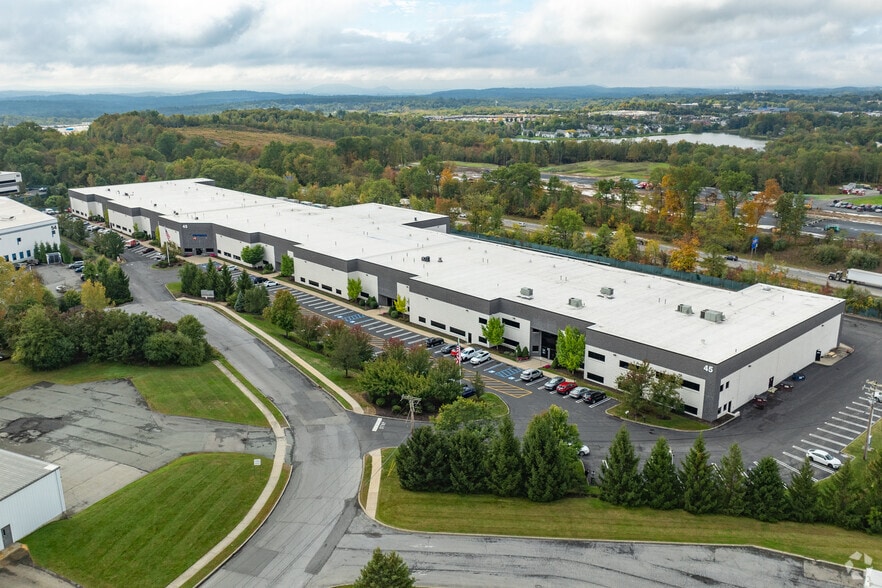 45 Turner Dr, Middletown, NY à louer - Aérien – Image 2 sur 10