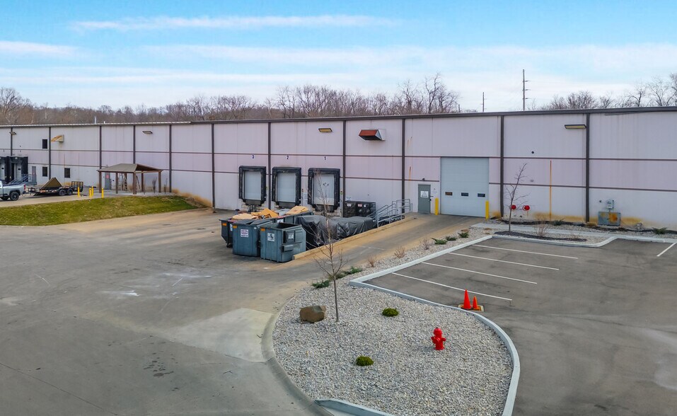 1550 Kingsview Dr, Lebanon, OH à vendre - Photo de l’immeuble – Image 2 sur 11
