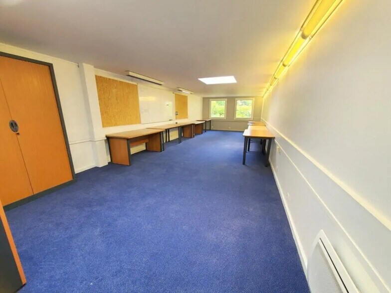 Bureau dans Versailles à louer - Photo intérieure – Image 2 sur 7