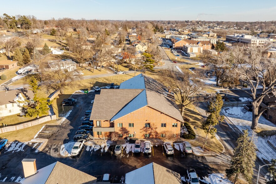 11620 Arbor St, Omaha, NE à louer - Photo de l’immeuble – Image 3 sur 4
