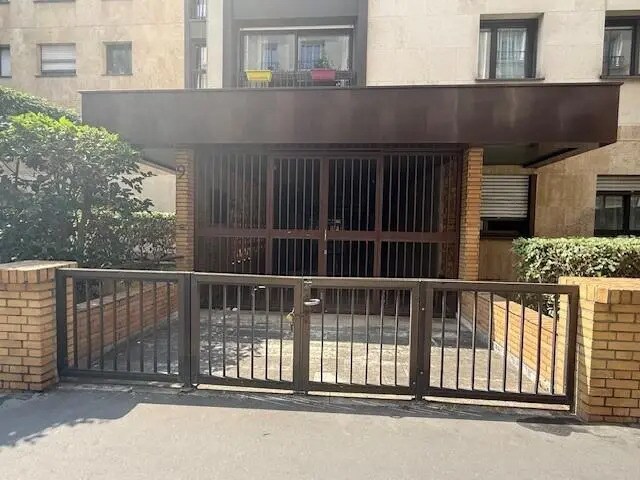 Local commercial dans Paris à louer - Hall d’entrée – Image 2 sur 18