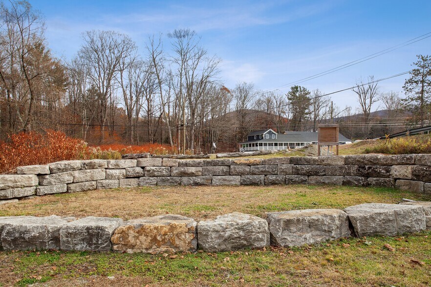 17 Cherry Plain Sq, Berlin, NY à vendre - Photo de l’immeuble – Image 2 sur 24