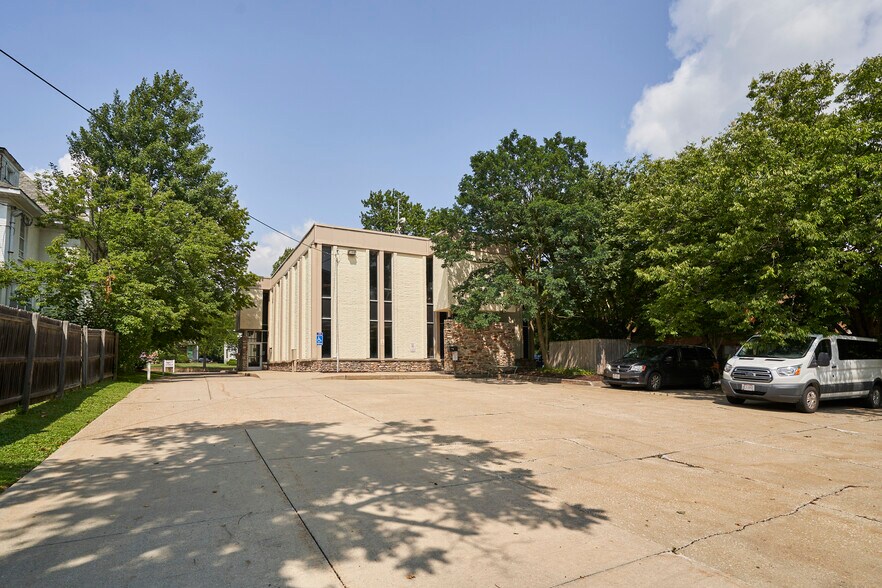 682 W Market St, Akron, OH à vendre - Photo de l’immeuble – Image 2 sur 15