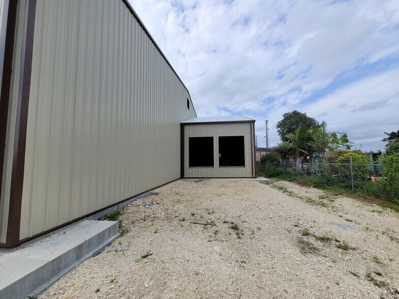 146 2nd St, Homestead, FL à vendre - Photo de l’immeuble – Image 3 sur 21