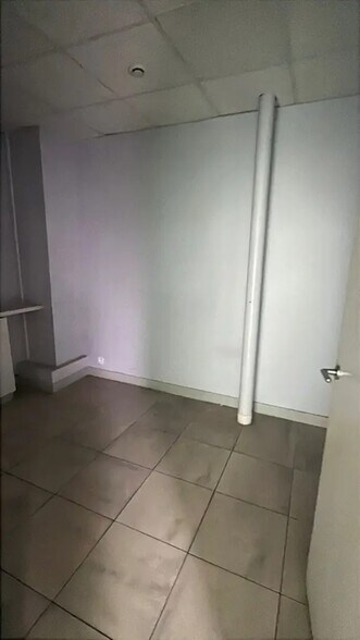 Local commercial dans Saint-Maur-des-Fossés à louer - Photo de l’immeuble – Image 3 sur 5