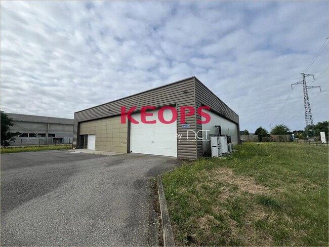 Plus de détails pour Local d’activités à vendre