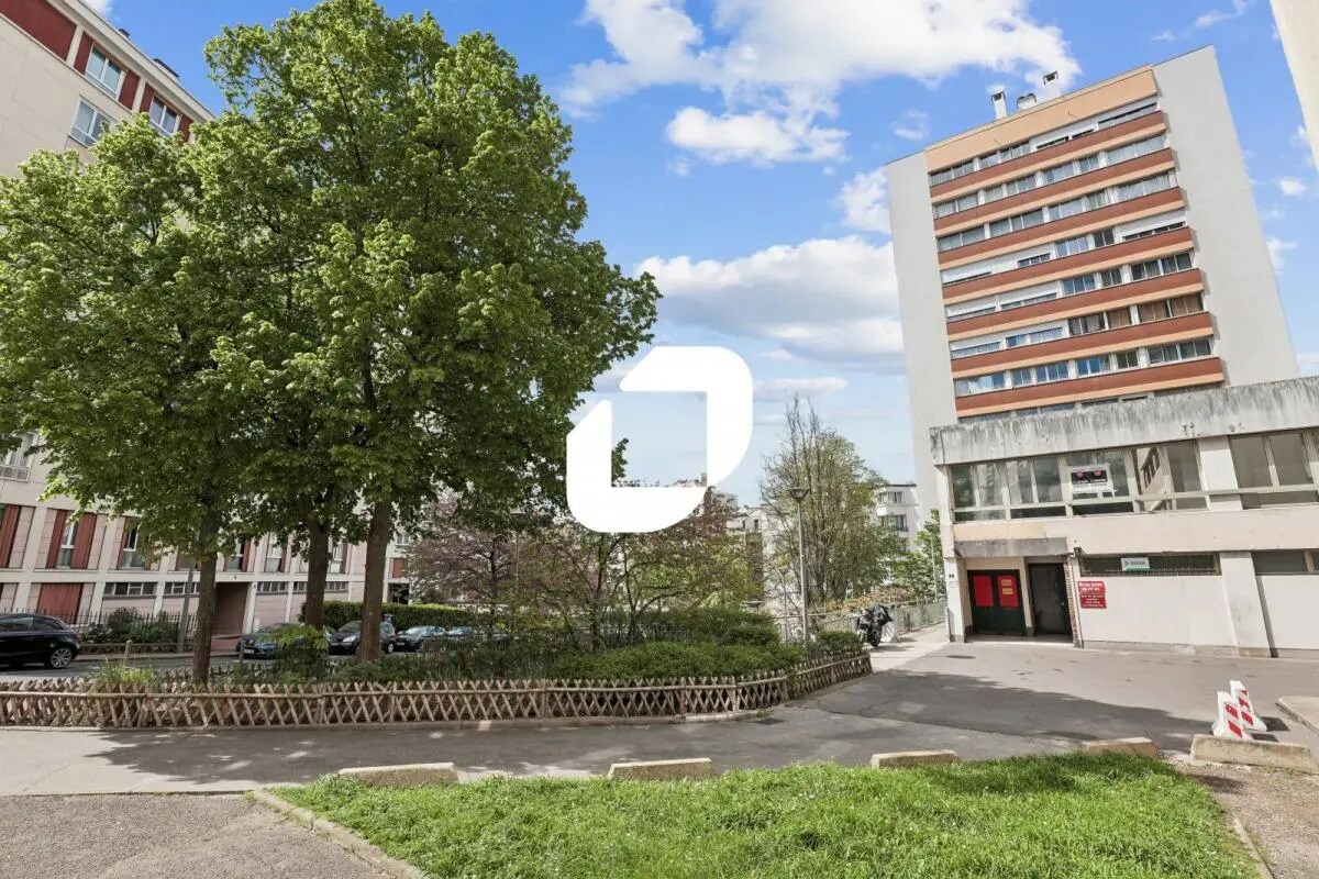 Bureau dans Sèvres à vendre Photo de l’immeuble– Image 1 sur 15