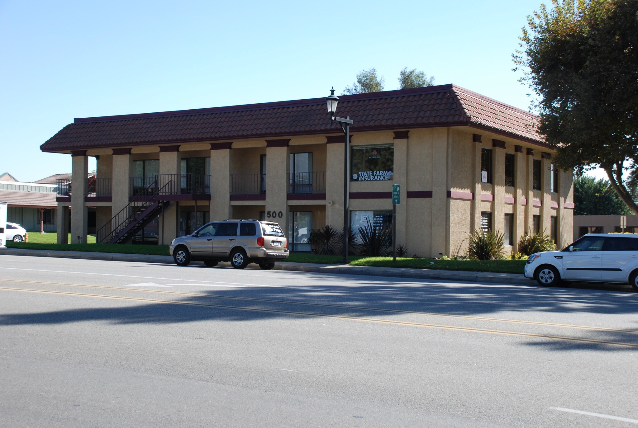 500 W Bonita Ave, San Dimas, CA à louer Photo de l’immeuble– Image 1 sur 7