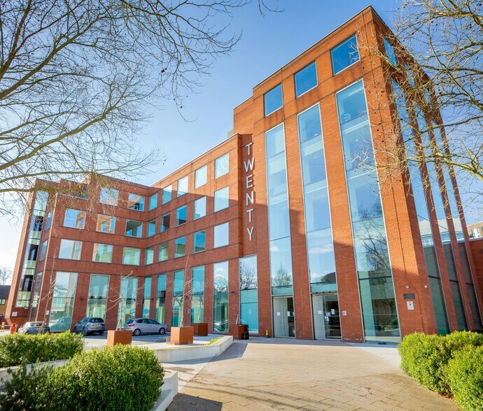 20 Kingston Rd, Staines à louer - Photo de l’immeuble – Image 2 sur 23