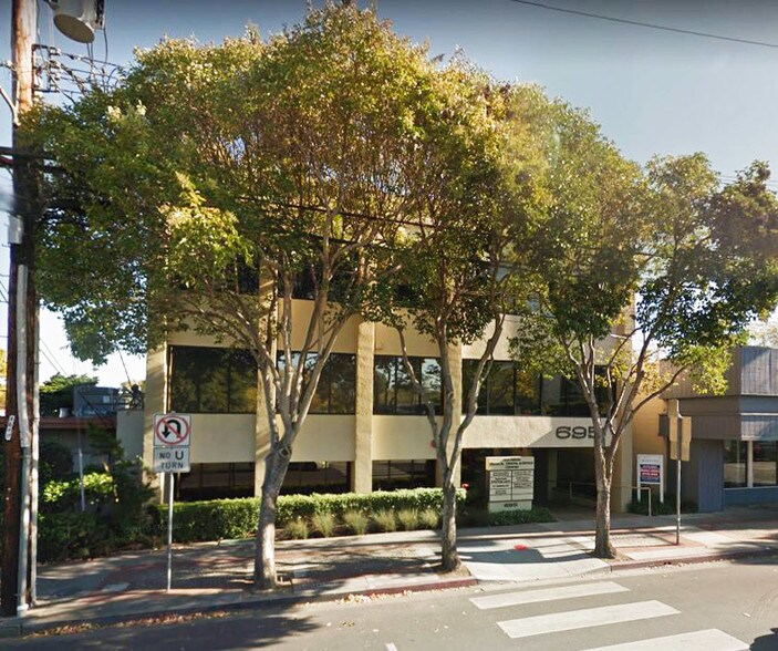 695 Oak Grove Ave, Menlo Park, CA à vendre - Photo de l’immeuble – Image 3 sur 17