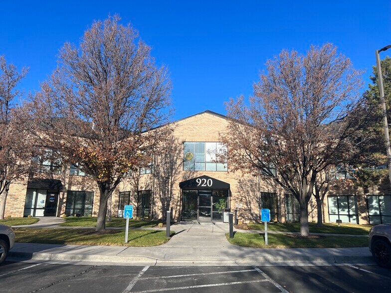 880 Heritage Park Blvd, Layton, UT à louer - Photo de l’immeuble – Image 3 sur 3