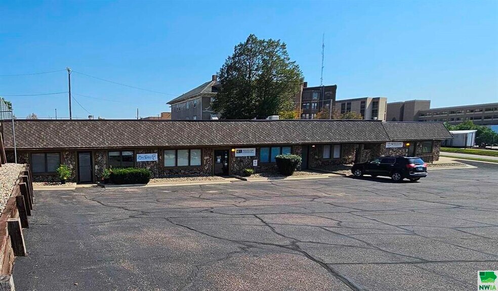 700 Jackson St, Sioux City, IA à vendre - Photo de l’immeuble – Image 1 sur 55