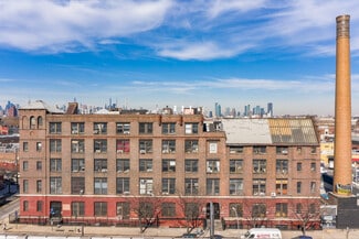 Plus de détails pour 1027 Grand St, Brooklyn, NY - Local d'activités à louer