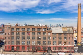 Plus de détails pour 1027 Grand St, Brooklyn, NY - Local d'activités à louer