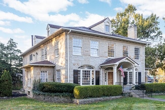 Plus de détails pour Unique Two Property Portfolio – à vendre, La Grange, KY