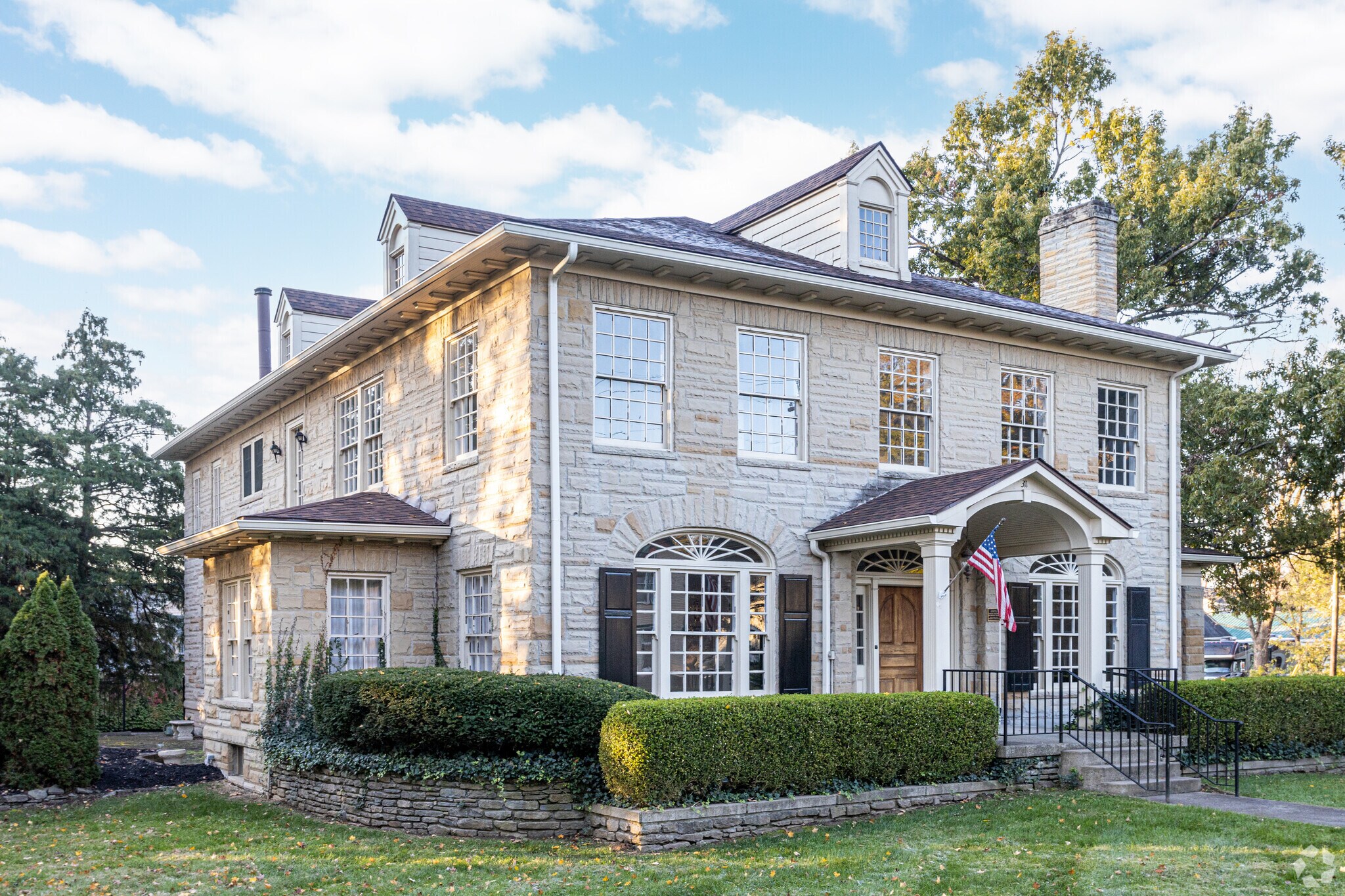 311 W Jefferson St, La Grange, KY à vendre Photo principale– Image 1 sur 4