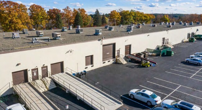 753 Forest St, Marlborough, MA à louer - Photo de l’immeuble – Image 2 sur 6