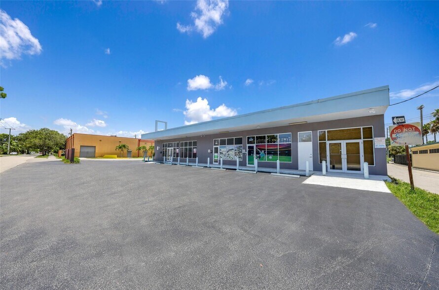 2300 N 23rd Ave, Hollywood, FL à vendre - Photo de l’immeuble – Image 2 sur 14