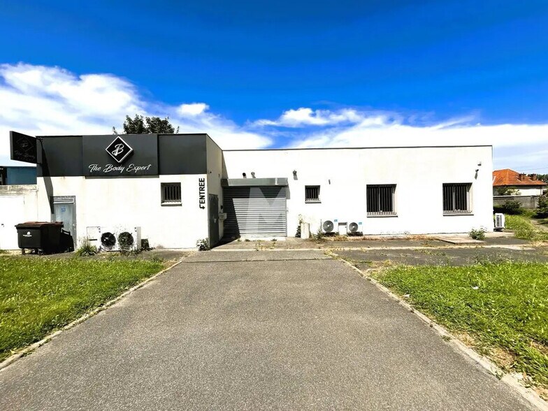 Local d'activités dans Bondoufle à vendre - Photo de l’immeuble – Image 2 sur 8