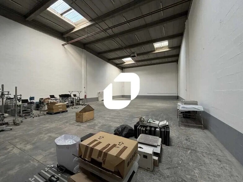 6 Rue Du Cantal, Lisses à louer - Photo de l’immeuble – Image 2 sur 10