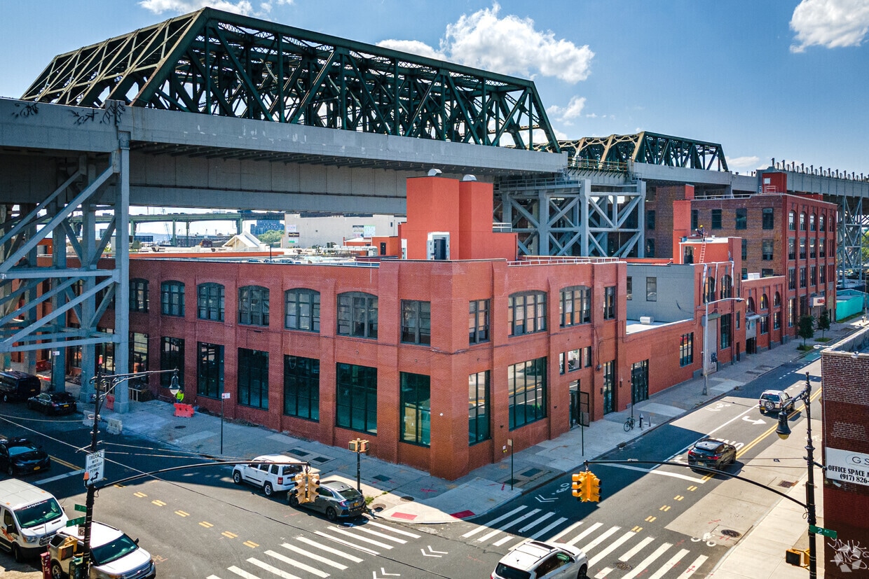 94-126 9th St, Brooklyn, NY à louer Photo de l’immeuble– Image 1 sur 5