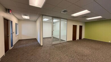 8823 San Jose Blvd, Jacksonville, FL à louer Photo intérieure– Image 1 sur 11