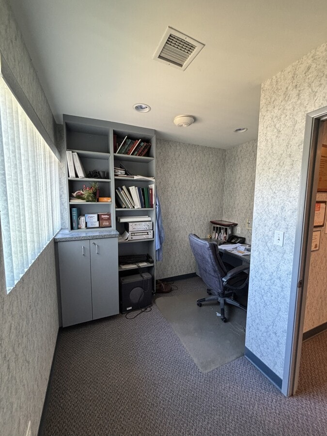 1975 Royal Ave, Simi Valley, CA 93065 - Lot 5 - - Photo intérieure - Image 2 of 11