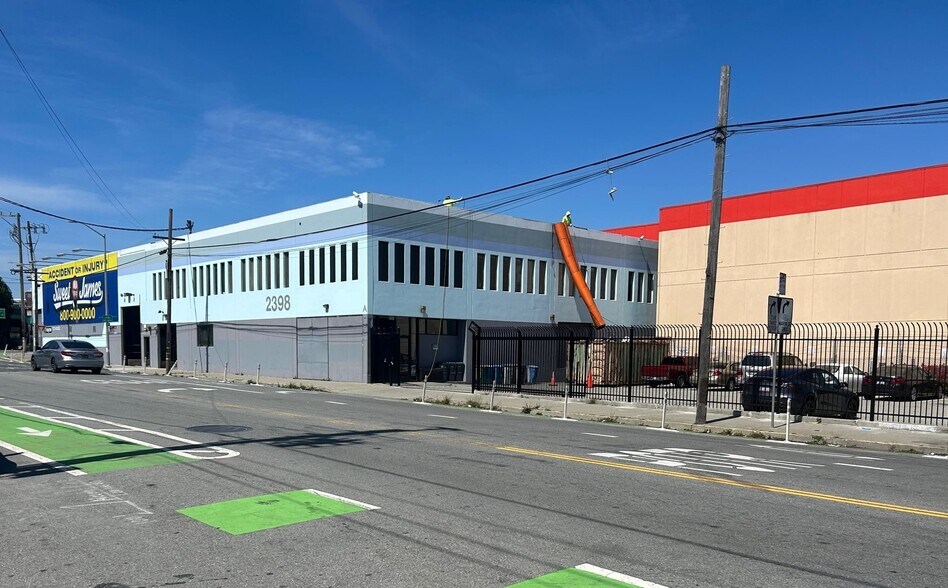 2398 Jerrold Ave, San Francisco, CA à louer - Photo de l’immeuble – Image 1 sur 5