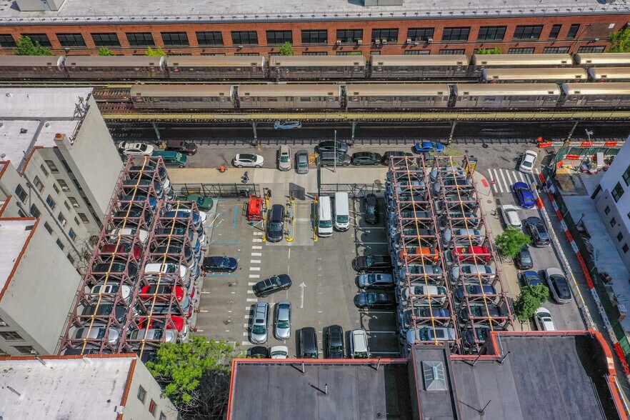 3976 Tenth Ave, New York, NY à vendre - Photo principale – Image 1 sur 8