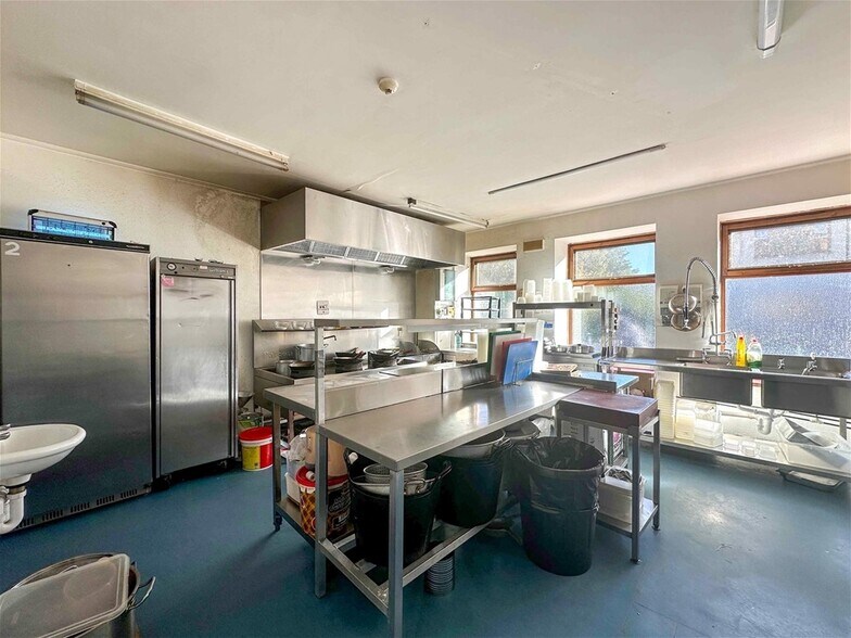 China Town Takeaway and Rooms, Evanton à vendre - Photo de l’immeuble – Image 3 sur 7