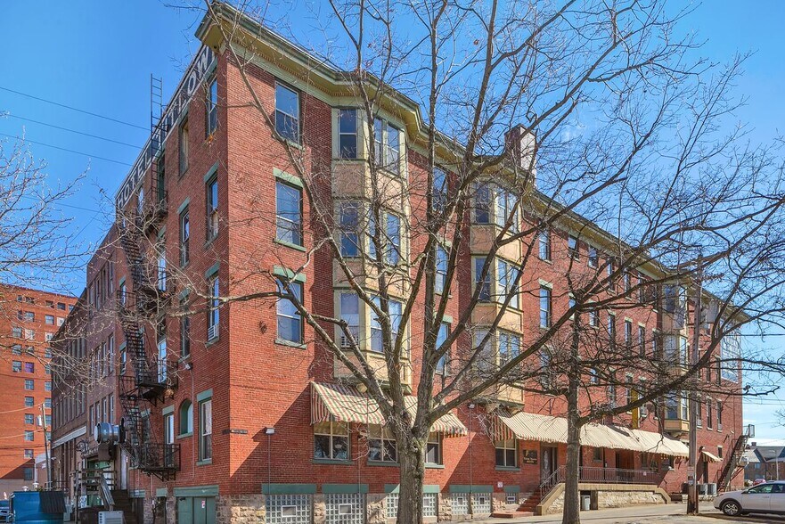 Uniontown Portfolio portefeuille de 2 biens à vendre sur LoopNet.fr - Photo de l’immeuble – Image 3 sur 26