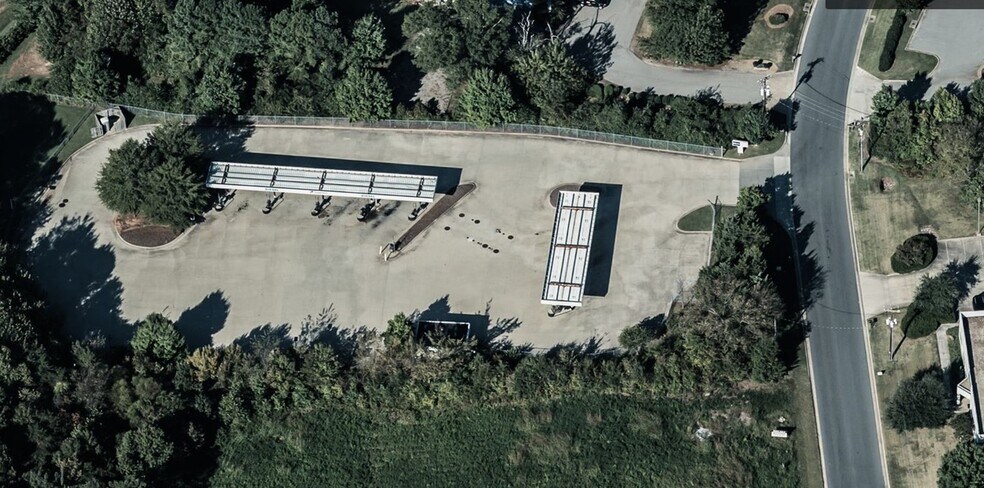 Quarles Fleet Fueling - 3 Unit Portfolio portefeuille de 3 biens à vendre sur LoopNet.fr - Photo de l’immeuble – Image 3 sur 3