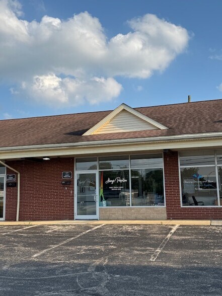 1630 Schiller Ave, Cuyahoga Falls, OH à louer - Photo de l’immeuble – Image 3 sur 16