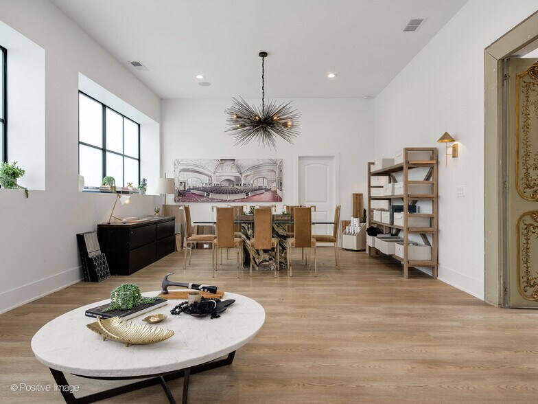 2733 N Pulaski Rd, Chicago, IL à vendre - Photo intérieure – Image 3 sur 48
