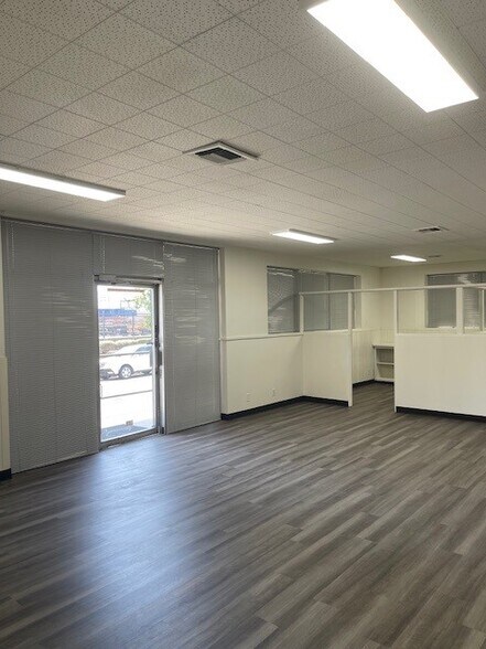 4621 Sheila St, Commerce, CA à louer - Photo intérieure – Image 2 sur 8