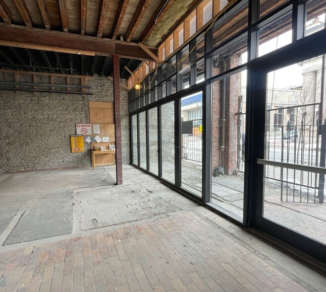 232 Front St, Belleville, ON à vendre - Photo de l’immeuble – Image 3 sur 16