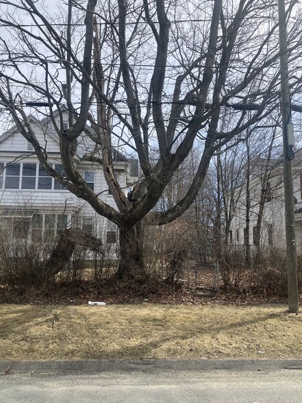 24 Glenwood Ave, Pittsfield, MA à vendre - Photo de l’immeuble – Image 2 sur 9