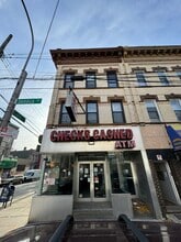 668 Seneca Ave, Ridgewood, NY à louer Photo de l’immeuble– Image 1 sur 9