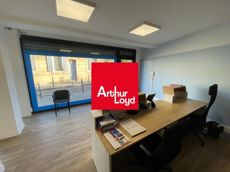 Local commercial dans Cassis à louer - Photo intérieure – Image 2 sur 4