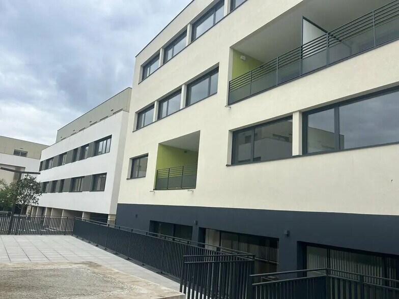 Bureau dans Dardilly à vendre - Photo de l’immeuble – Image 2 sur 15