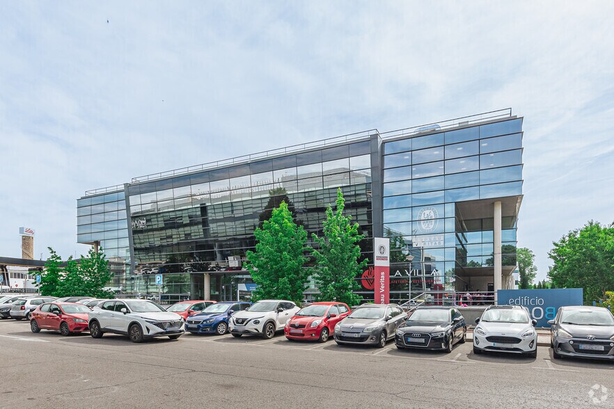 Calle Valportillo i, 22-24, Alcobendas, Madrid à louer - Photo de l’immeuble – Image 3 sur 18