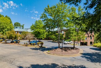 Plus de détails pour 610 Jones Ferry Rd, Carrboro, NC - Bureau à vendre