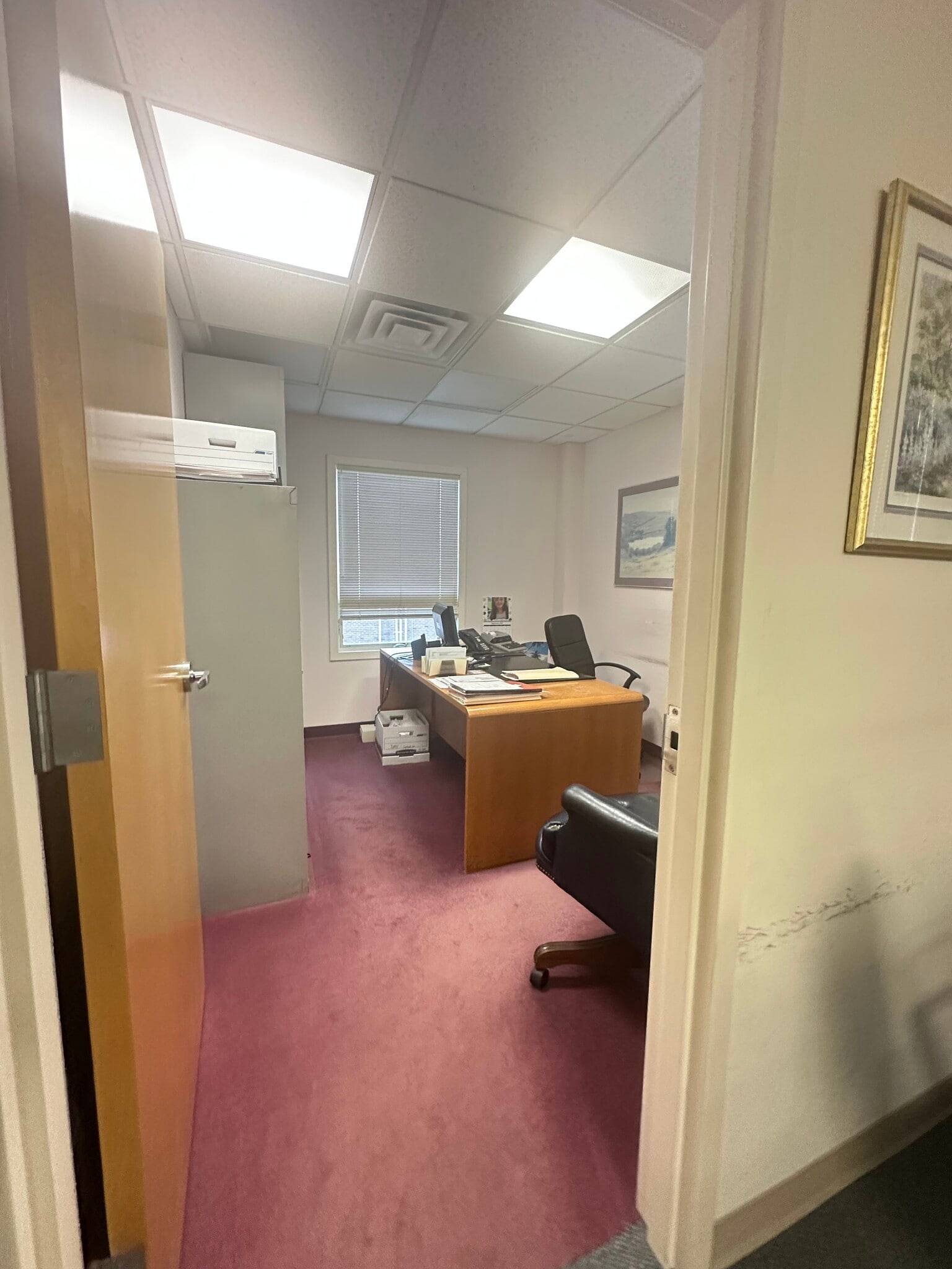 107 W Main St, Clinton, NJ à louer Photo intérieure– Image 1 sur 5