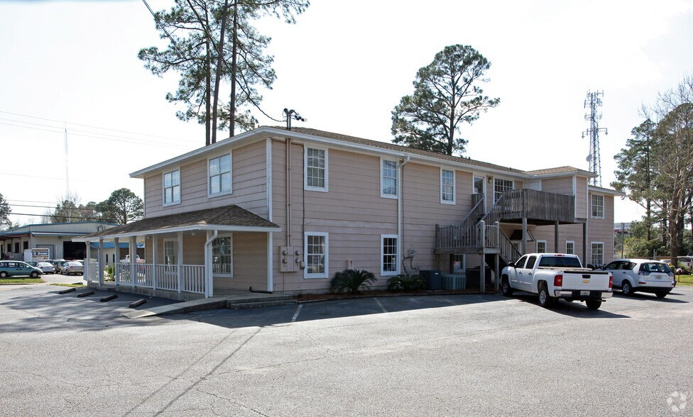 218 Green Acres Rd, Fort Walton Beach, FL à louer - Photo de l’immeuble – Image 3 sur 11