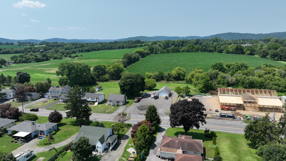 1625 Springtown Rd, Phillipsburg, NJ à vendre - Photo de l’immeuble – Image 2 sur 20