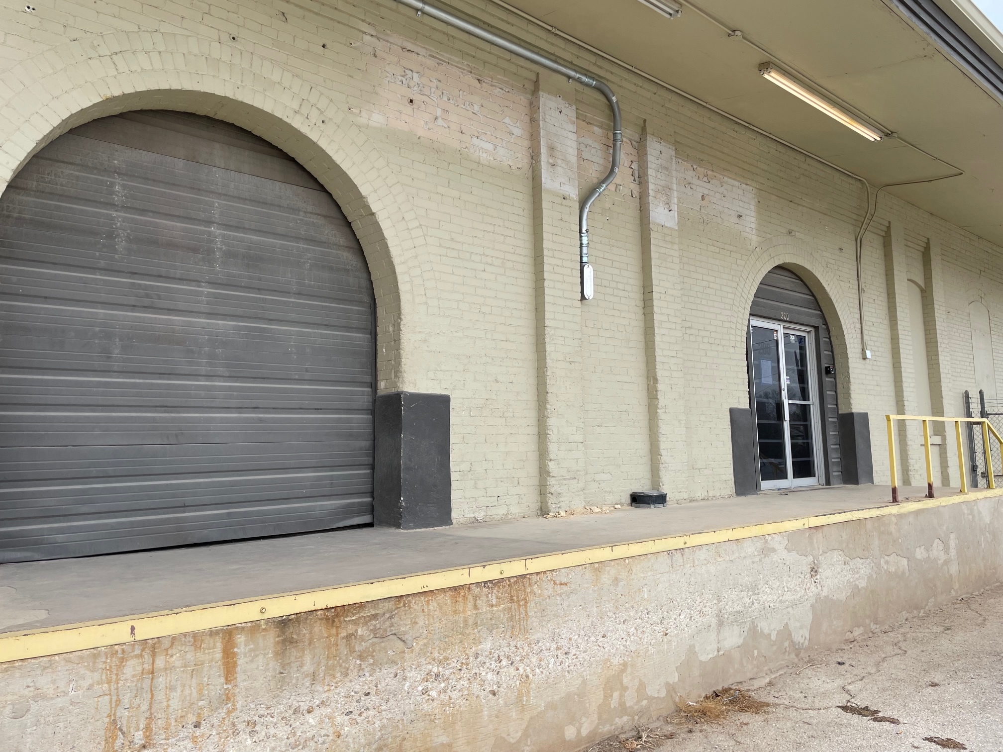 200 W New Braunfels St, Seguin, TX à louer Photo de l’immeuble– Image 1 sur 1