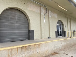 200 W New Braunfels St, Seguin, TX à louer Photo de l’immeuble– Image 1 sur 1