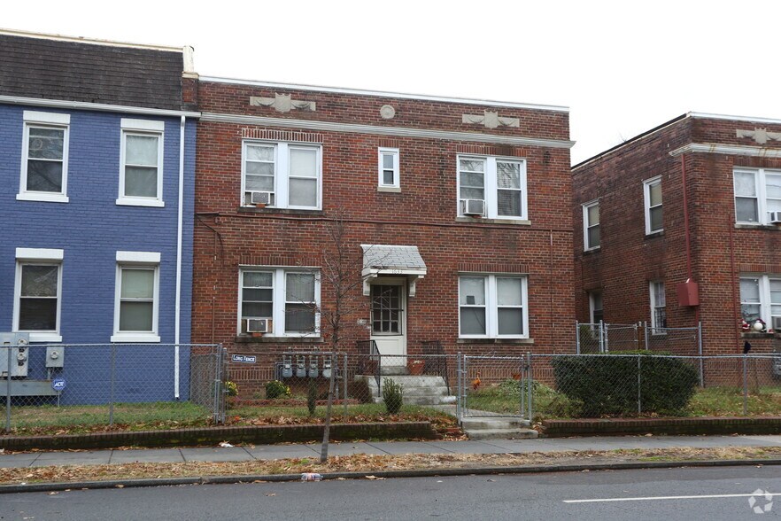 1633 W Virginia Ave NE, Washington, DC à vendre - Photo principale – Image 1 sur 5