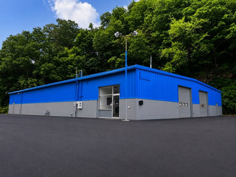 491 Brown Ave, Turtle Creek, PA à louer - Photo de l’immeuble – Image 1 sur 2